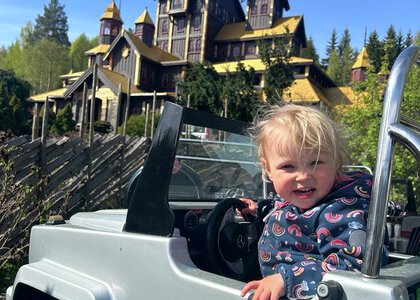 Sommerbussen tar det blant annet til Hunderfossen. - Klikk for stort bilde